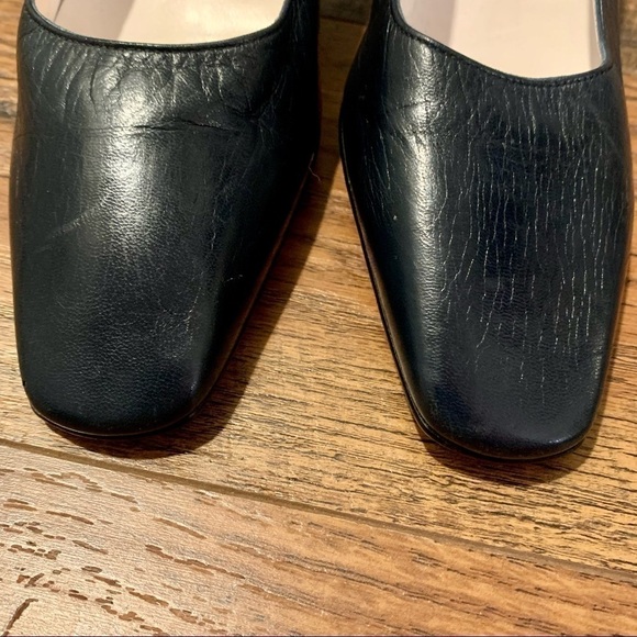 charles JOURDAN PARIS navy leather heels. Size 8 AA Made in Spain - Picture 3 of 7